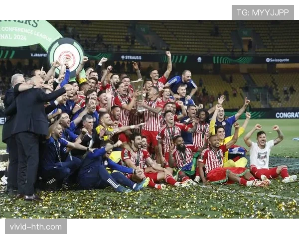 荷兰队华丽进攻再现,强势取胜状态回暖 荷兰队华丽进攻再现,强势取胜状态回暖