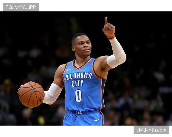 威斯布鲁克由单打转挡拆，为内线制造错位提效